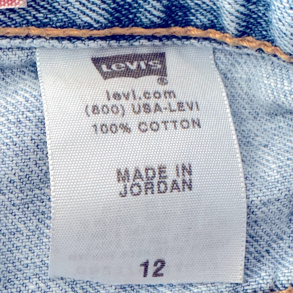 Levi's 550 Relaxed Blue Jean Shorts Frayed Hem Women’s 12 Cut offs - Picture 4 of 7